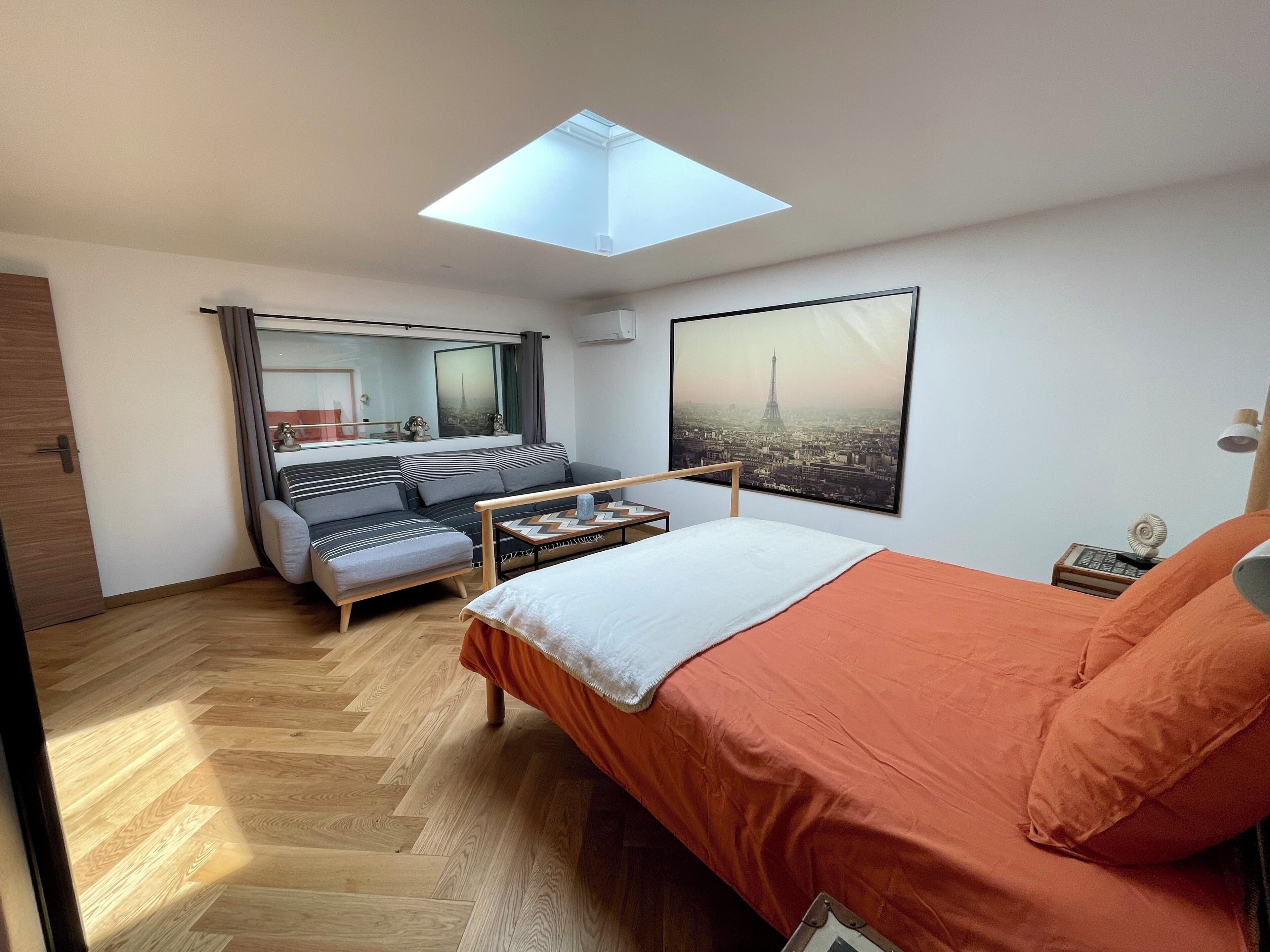 1 habitación, tabla de planchar con plancha, wifi y ropa de cama 
