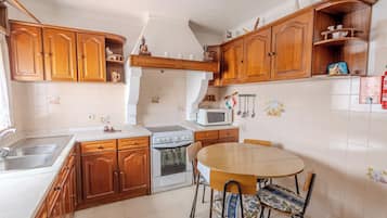 Superior-Apartment, 1 Schlafzimmer | Eigene Küche | Großer Kühlschrank, Mikrowelle, Ofen, Herdplatte