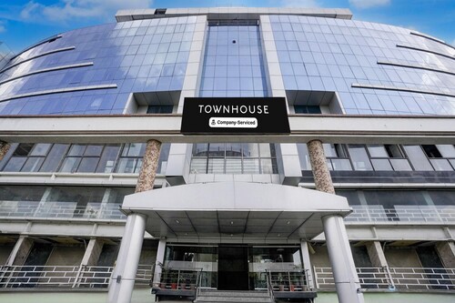 Super Townhouse Bharuch Near Railway