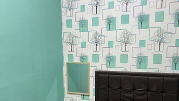 Basic Room, Shared Bathroom | Desk, iron/ironing board, free WiFi
