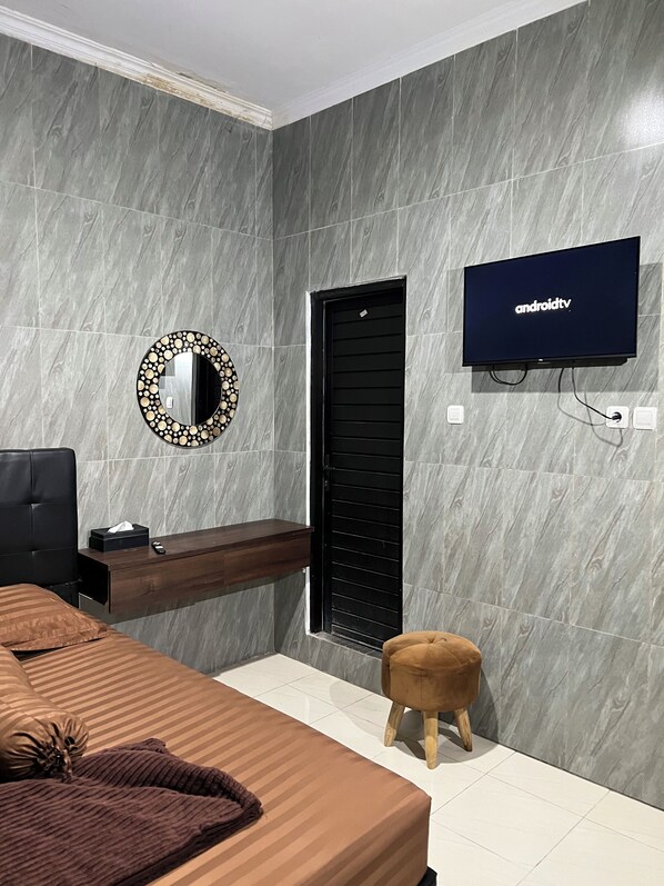 Elite Room, Private Bathroom - Homestay Depatuk Suite Malioboro (Kota Yogyakarta)