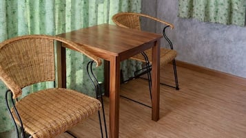 Superior Double or Twin Room, Garden View | Dining