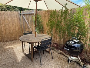 Outdoor dining - Accommodation with terrace 3 minutes from the sea and shops (Saint-Brevin-les-Pins)
