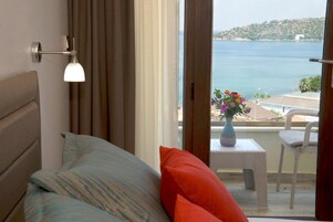 Standard Double Room, Balcony, Sea View | Interior