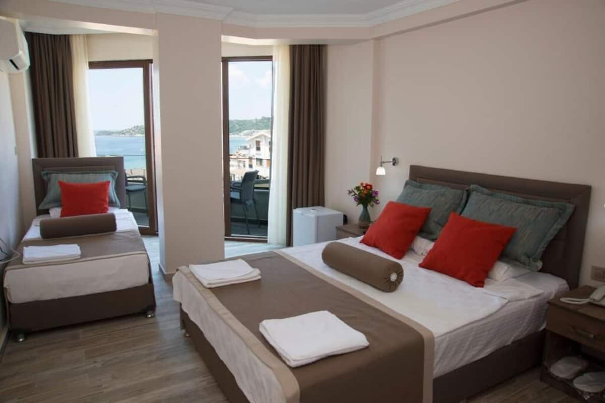 Triple Room, Balcony, Sea View