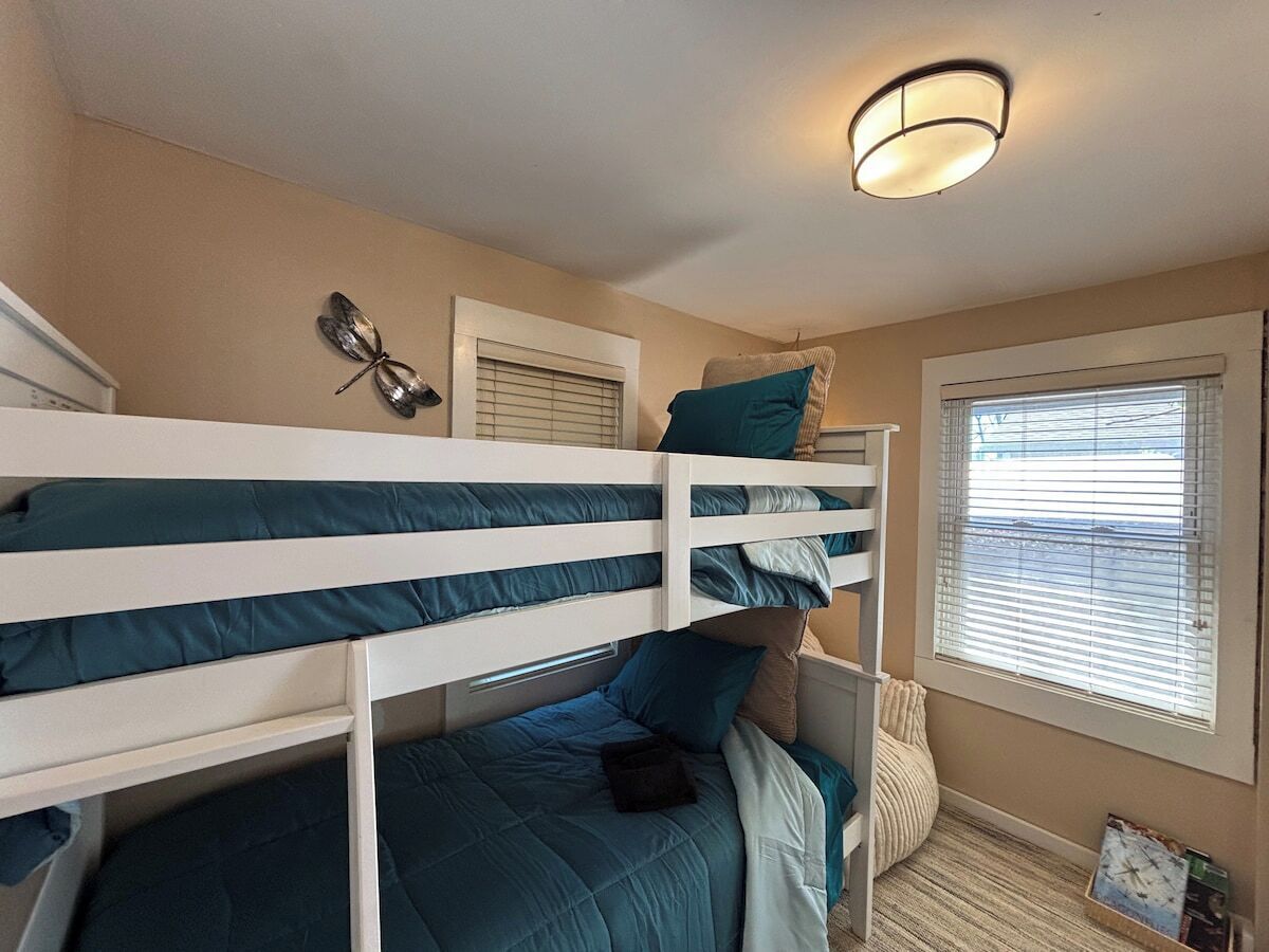 3 bedrooms, iron/ironing board, travel crib, bed sheets