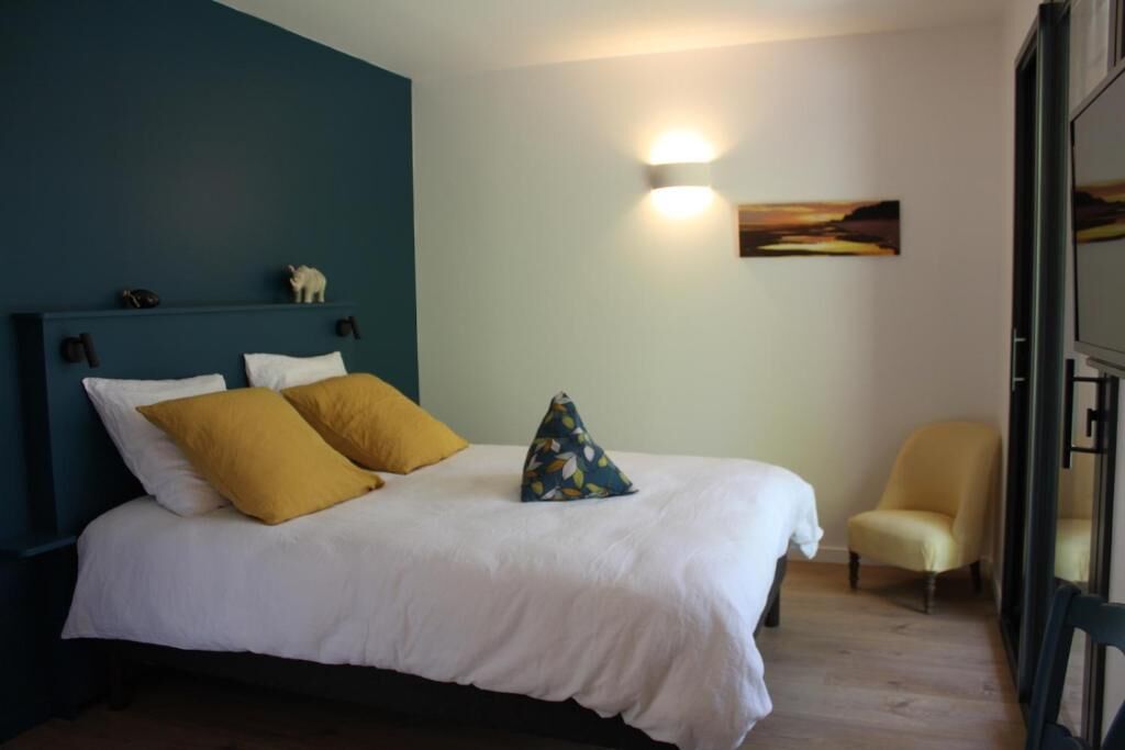 Chambre Double, vue jardin | Literie de qualité supérieure, surmatelas, rideaux occultants