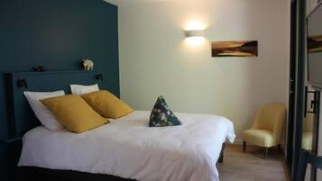 Chambre Double, vue jardin | Literie de qualité supérieure, surmatelas, rideaux occultants