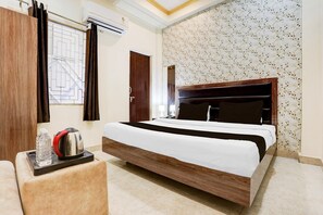 1 chambre, bureau, draps fournis