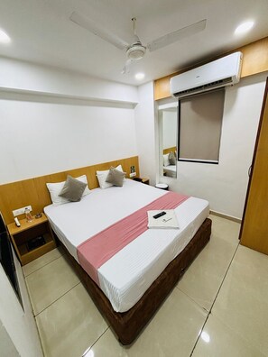 Room - Hotel Singh Empire (Sagar)