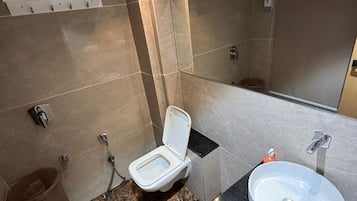 Deluxe Room | Bathroom