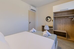 2 bedrooms, iron/ironing board, WiFi, bed sheets - DeMar No 2 by RentalsPro - Agios Nikolaos (Agios Nikolaos)