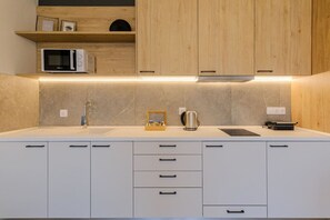 Fridge, microwave, coffee/tea maker, toaster - DeMar No 2 by RentalsPro - Agios Nikolaos (Agios Nikolaos)