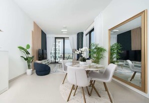 Dining - Beach Access Apartment W Pool Blue Bay Walk (Ajmal Makan)