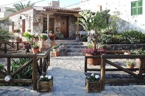 Property grounds - Seaview Holiday Home for 4 (Vera de Erques)