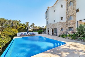 Pool - Private Paradise Villa w/ Pool & Golden Light (Cascais)