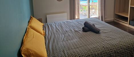 4 chambres, fer et planche à repasser, Wi-Fi, draps fournis