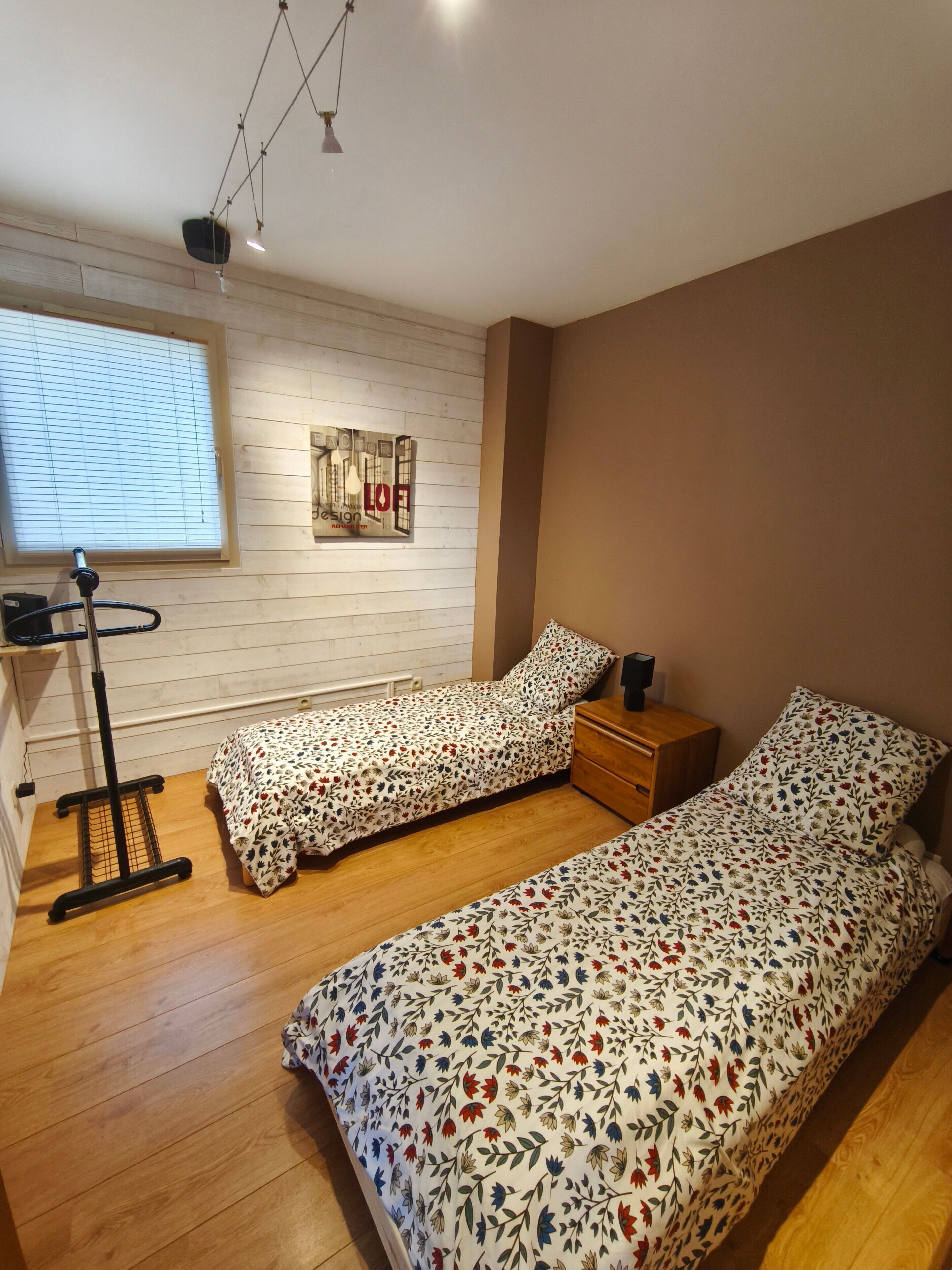 4 chambres, fer et planche à repasser, Wi-Fi, draps fournis