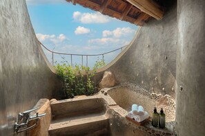 Articles de toilette gratuits, sèche-cheveux, chaussons