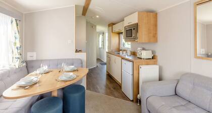 Bronze 3 Bedroom Caravan, Sleeps 8. With parking.P