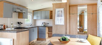 Silver Caravan, Sleeps 8. With dedicated parking.