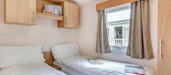 Silver Caravan, Sleeps 8. With dedicated parking.