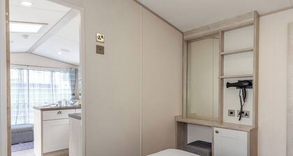 Bronze Premium 1 Bedroom Caravan, Sleeps 2.P