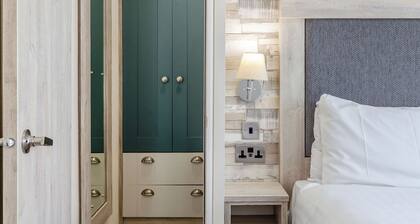Bronze Premium 1 Bedroom Caravan, Sleeps 2.P