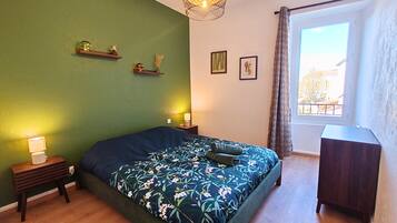2 chambres, fer et planche à repasser, accès à Internet, literie fournie
