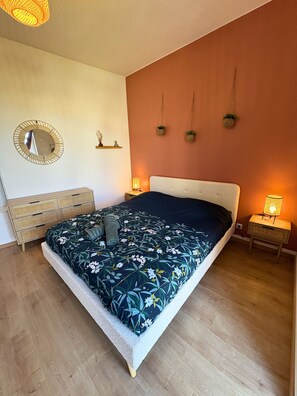 2 chambres, fer et planche Ă repasser, accĂšs Ă Internet, literie fournie
