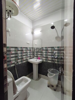 Bathroom - Hotel Gulmohar  (Haridwar)