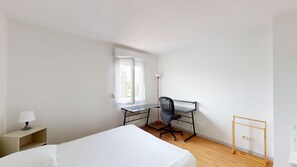 Room - Vrbo Property (Mignaloux-Beauvoir)
