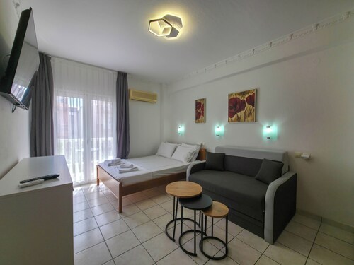 17 - ZINON Suite by SDR