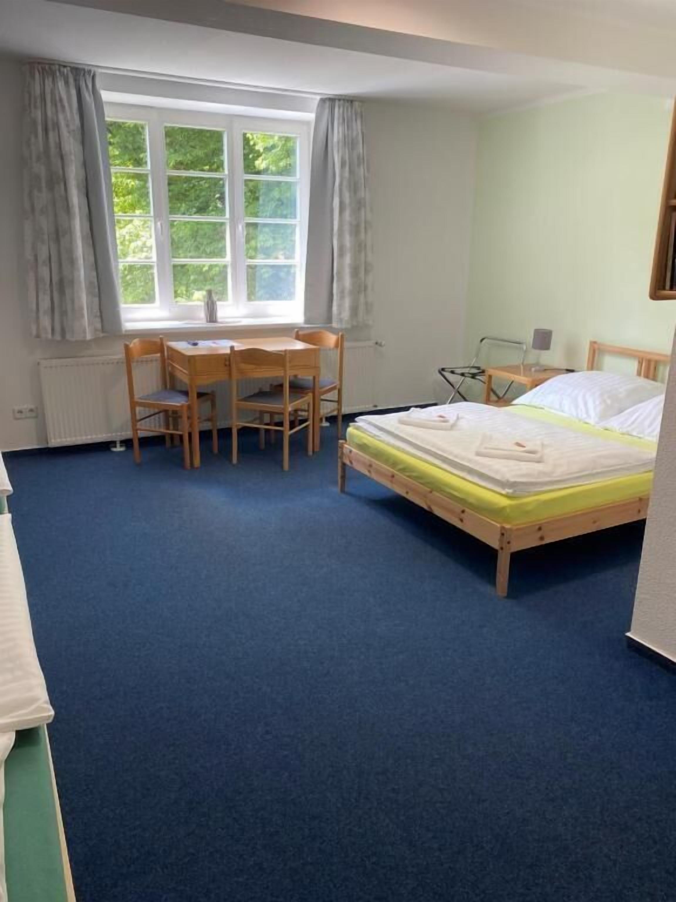 Standard-huone, näköala puutarhaan