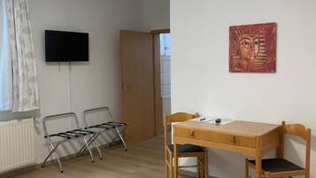 Double Room, Garden View | Interior
