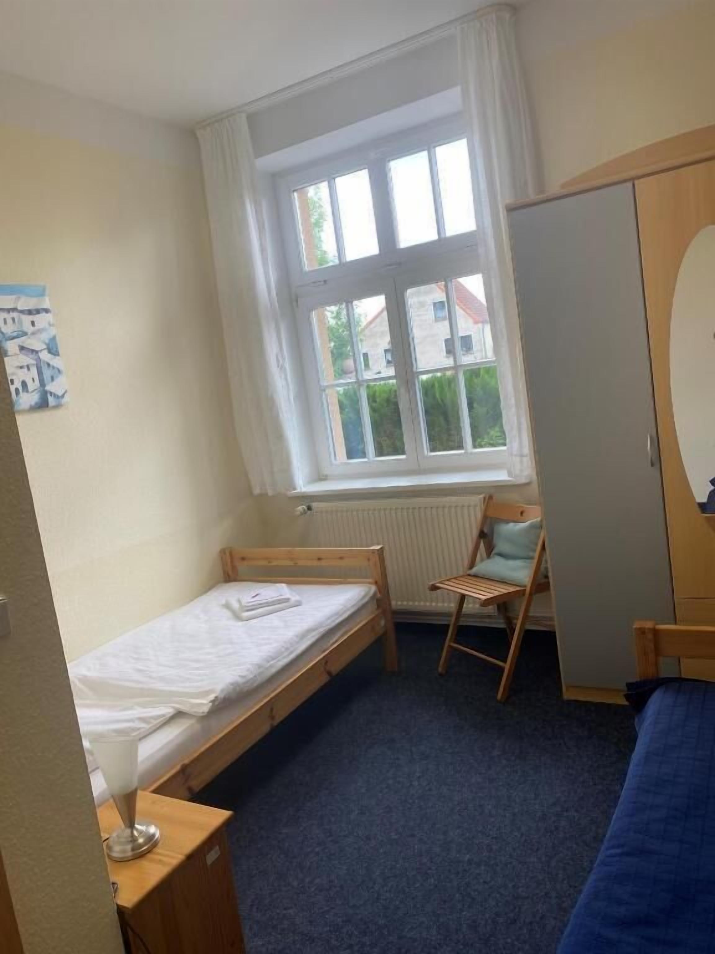 Huoneisto, näköala puutarhaan