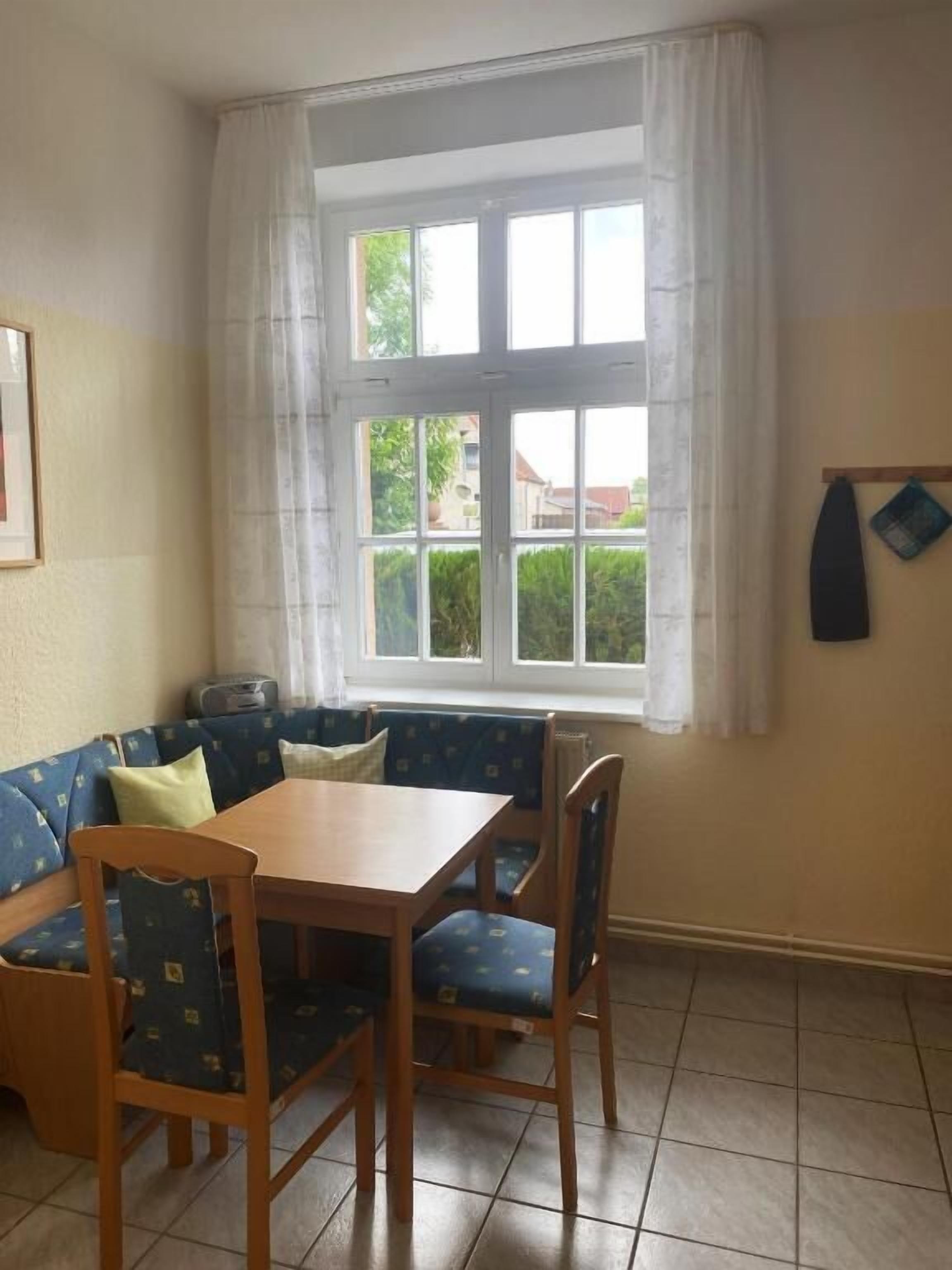 Bloc d'apartaments, 2 dormitoris, vistes al jardí | Servei de restauració