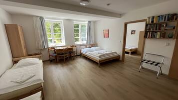 Familiekamer, uitzicht op tuin