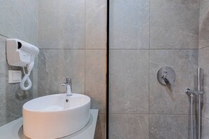 Hair dryer, towels - DeMar No 5 by RentalsPro - Agios Nikolaos (Chalkidiki)