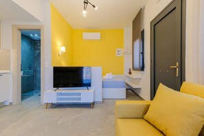 TV - DeMar No 5 by RentalsPro - Agios Nikolaos (Chalkidiki)