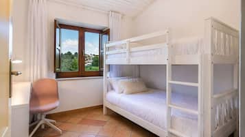 3 bedrooms, iron/ironing board, travel crib, free WiFi