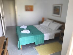 2 makuuhuonetta, silitysrauta/-lauta, internet, vuodevaatteet