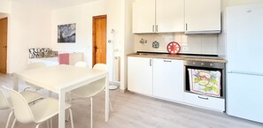 Dining - M462 - Marcelli, three-room apartment near the sea (Marcelli)