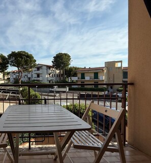 Outdoor dining - M462 - Marcelli, three-room apartment near the sea (Marcelli)