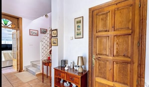 Interior - Cuatro Palmeras - Villa with private pool and garden - Sleeps 6 (ALHAURIN El Grande)