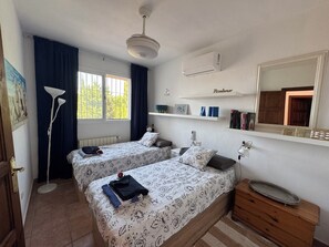 Room - Cuatro Palmeras - Villa with private pool and garden - Sleeps 6 (ALHAURIN El Grande)