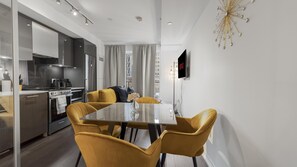 Dining - Modern 1BR with Sofa Bed in Downtown. Great city access! (Toronto)