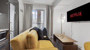 Living area - Modern 1BR with Sofa Bed in Downtown. Great city access! (Toronto)