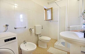 Shower, hair dryer, towels - Quiet stay with garden view (Umag)