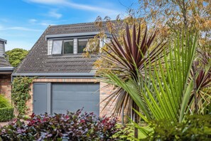 Exterior - Waters Edge Guest Stay & Spa (Kerikeri)